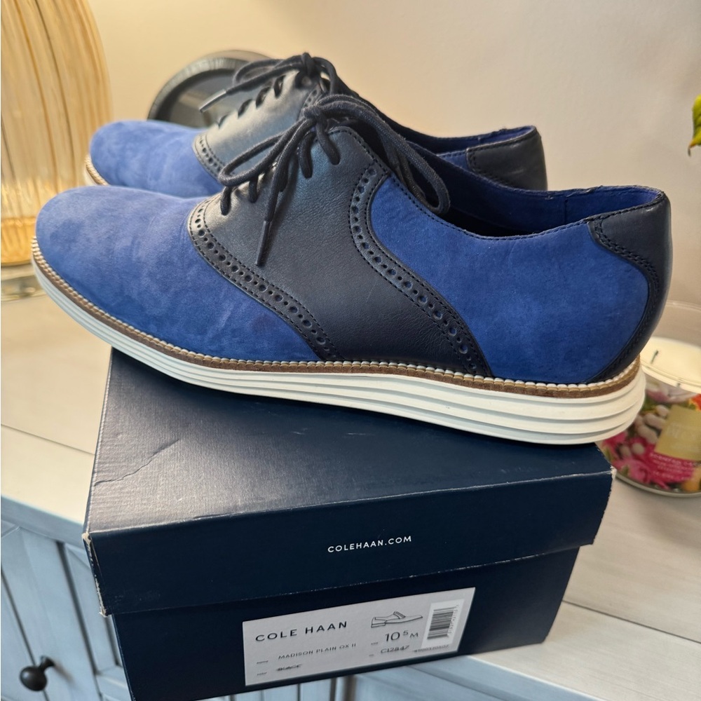Cole Haan Men's Navy and Black Oxfords